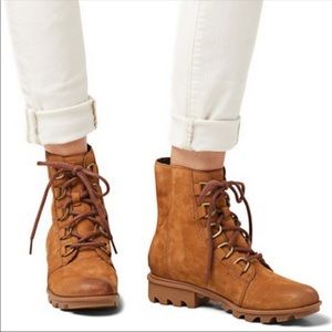 Women’s Tan Lace-Up Suede Ankle Boots